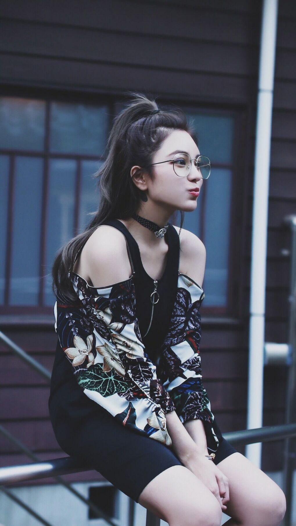 女子足球联赛冠军争夺激烈，女子足球大赛